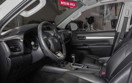 Toyota Hilux VIII, 2015 год, 3 200 000 рублей, 20 фотография