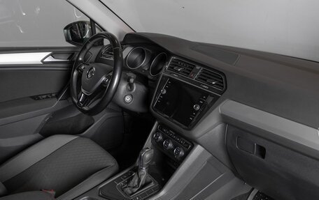 Volkswagen Tiguan II, 2019 год, 2 317 200 рублей, 4 фотография