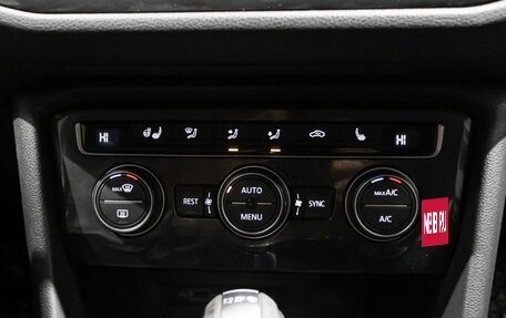 Volkswagen Tiguan II, 2019 год, 2 317 200 рублей, 8 фотография