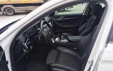 BMW 5 серия, 2019 год, 3 680 000 рублей, 12 фотография