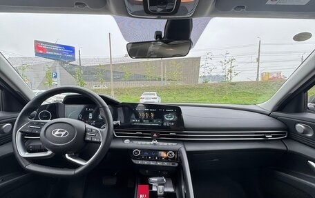 Hyundai Elantra, 2023 год, 2 000 000 рублей, 11 фотография