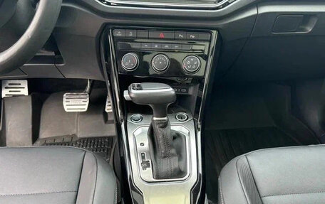 Volkswagen T-Roc I, 2021 год, 1 390 000 рублей, 9 фотография