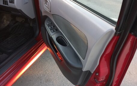 Nissan Wingroad III, 2001 год, 350 000 рублей, 14 фотография