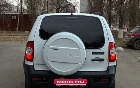 Chevrolet Niva I рестайлинг, 2018 год, 765 000 рублей, 7 фотография