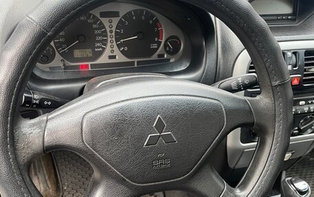 Mitsubishi Carisma I, 2003 год, 300 000 рублей, 3 фотография