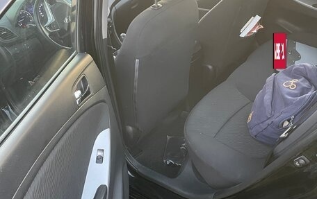 Hyundai Solaris II рестайлинг, 2011 год, 700 000 рублей, 2 фотография