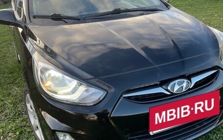 Hyundai Solaris II рестайлинг, 2011 год, 700 000 рублей, 10 фотография