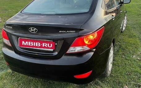 Hyundai Solaris II рестайлинг, 2011 год, 700 000 рублей, 5 фотография