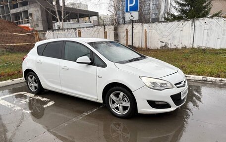 Opel Astra J, 2013 год, 555 000 рублей, 2 фотография