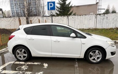 Opel Astra J, 2013 год, 555 000 рублей, 3 фотография
