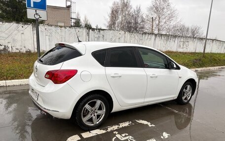 Opel Astra J, 2013 год, 555 000 рублей, 5 фотография