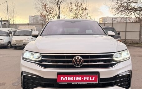 Volkswagen Tiguan II, 2020 год, 4 300 000 рублей, 1 фотография