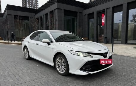 Toyota Camry, 2020 год, 3 080 000 рублей, 4 фотография