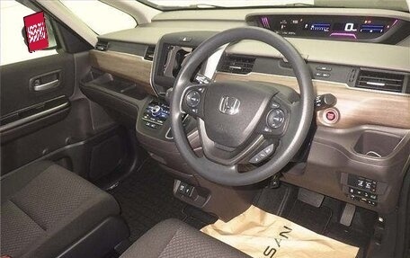 Honda Freed II, 2022 год, 1 342 000 рублей, 3 фотография