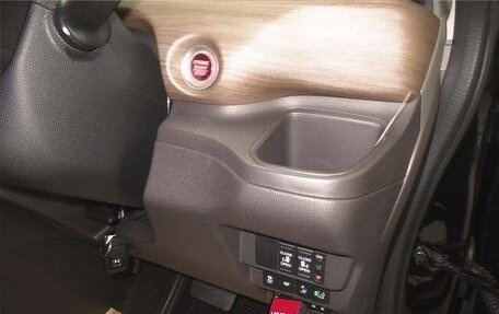 Honda Freed II, 2022 год, 1 342 000 рублей, 7 фотография