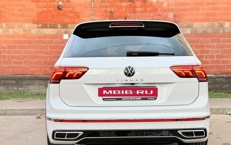 Volkswagen Tiguan II, 2020 год, 4 300 000 рублей, 2 фотография