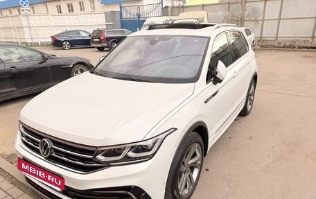 Volkswagen Tiguan II, 2020 год, 4 300 000 рублей, 3 фотография