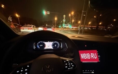 Volkswagen Tiguan II, 2020 год, 4 300 000 рублей, 31 фотография