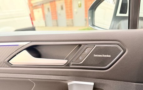 Volkswagen Tiguan II, 2020 год, 4 300 000 рублей, 36 фотография