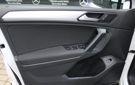 Volkswagen Tiguan II, 2019 год, 2 120 000 рублей, 17 фотография