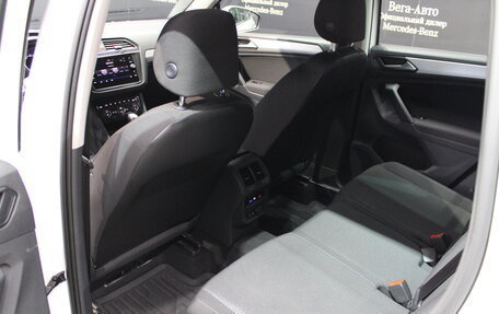 Volkswagen Tiguan II, 2019 год, 2 120 000 рублей, 18 фотография