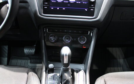 Volkswagen Tiguan II, 2019 год, 2 120 000 рублей, 24 фотография