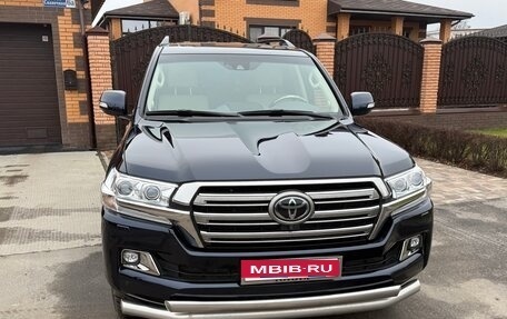 Toyota Land Cruiser 200, 2016 год, 6 480 000 рублей, 1 фотография