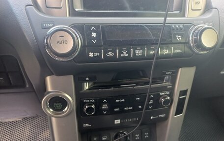 Toyota Land Cruiser Prado 150 рестайлинг 2, 2013 год, 2 650 000 рублей, 6 фотография