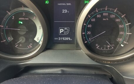 Toyota Land Cruiser Prado 150 рестайлинг 2, 2013 год, 2 650 000 рублей, 11 фотография