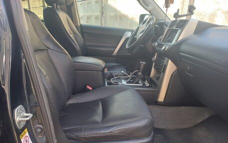 Toyota Land Cruiser Prado 150 рестайлинг 2, 2013 год, 2 650 000 рублей, 16 фотография