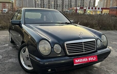 Mercedes-Benz E-Класс, 1996 год, 445 000 рублей, 1 фотография