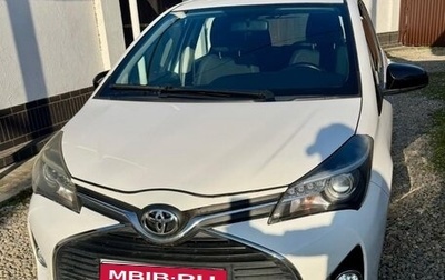 Toyota Yaris III рестайлинг, 2015 год, 1 500 000 рублей, 1 фотография