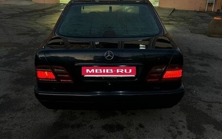 Mercedes-Benz E-Класс, 1996 год, 445 000 рублей, 5 фотография