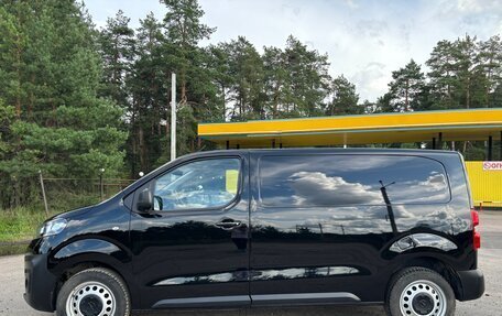 Opel Vivaro, 2023 год, 4 400 000 рублей, 9 фотография