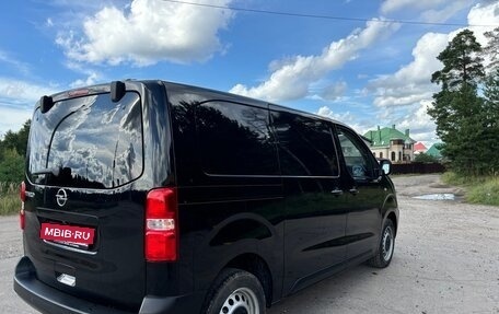 Opel Vivaro, 2023 год, 4 400 000 рублей, 3 фотография