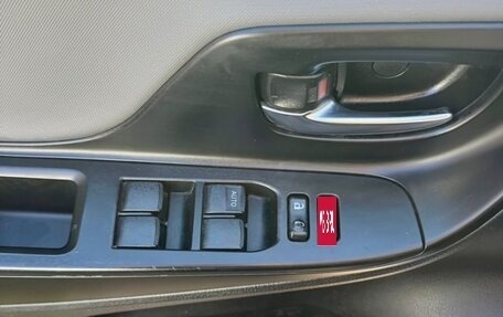 Toyota Yaris III рестайлинг, 2015 год, 1 500 000 рублей, 9 фотография