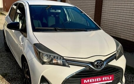 Toyota Yaris III рестайлинг, 2015 год, 1 500 000 рублей, 2 фотография