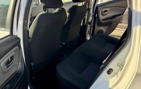 Toyota Yaris III рестайлинг, 2015 год, 1 500 000 рублей, 13 фотография