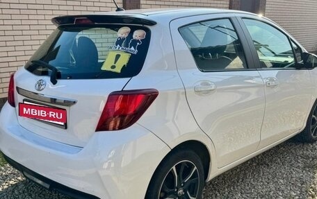 Toyota Yaris III рестайлинг, 2015 год, 1 500 000 рублей, 17 фотография