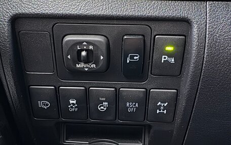 Toyota Land Cruiser 200, 2012 год, 3 400 000 рублей, 7 фотография