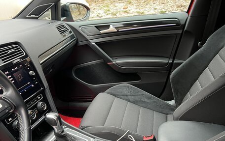 Volkswagen Golf R VII, 2019 год, 3 990 000 рублей, 8 фотография