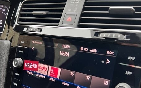 Volkswagen Golf R VII, 2019 год, 3 990 000 рублей, 9 фотография