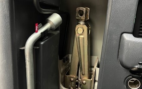 Suzuki Grand Vitara, 2004 год, 979 000 рублей, 19 фотография