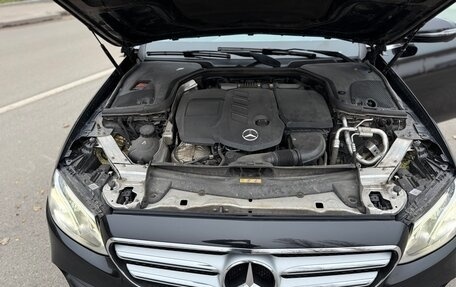 Mercedes-Benz E-Класс, 2018 год, 3 450 000 рублей, 15 фотография