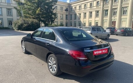 Mercedes-Benz E-Класс, 2018 год, 2 299 000 рублей, 3 фотография