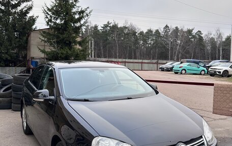 Volkswagen Jetta VI, 2009 год, 690 000 рублей, 2 фотография