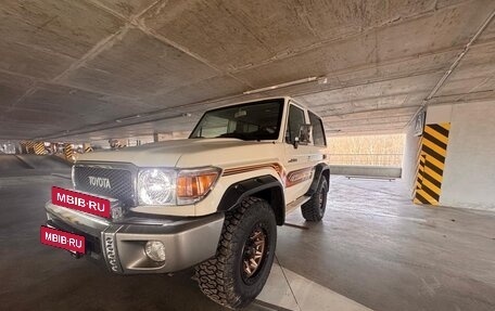 Toyota Land Cruiser 70, 2021 год, 6 000 000 рублей, 7 фотография
