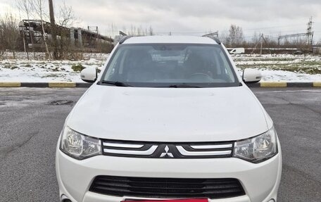 Mitsubishi Outlander III рестайлинг 3, 2012 год, 1 500 000 рублей, 8 фотография