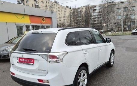Mitsubishi Outlander III рестайлинг 3, 2012 год, 1 500 000 рублей, 4 фотография