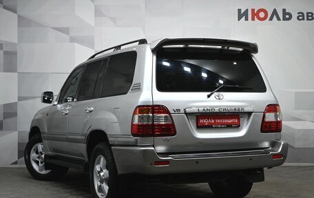 Toyota Land Cruiser 100 рестайлинг 2, 2006 год, 2 400 000 рублей, 5 фотография
